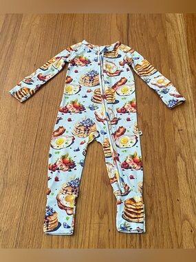 Bums & Roses light Blue Breakfast-Print Zip Front Baby Pajama